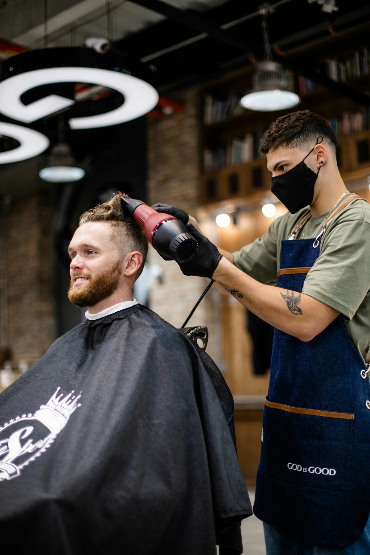 Coupe homme courte sur le dessus
